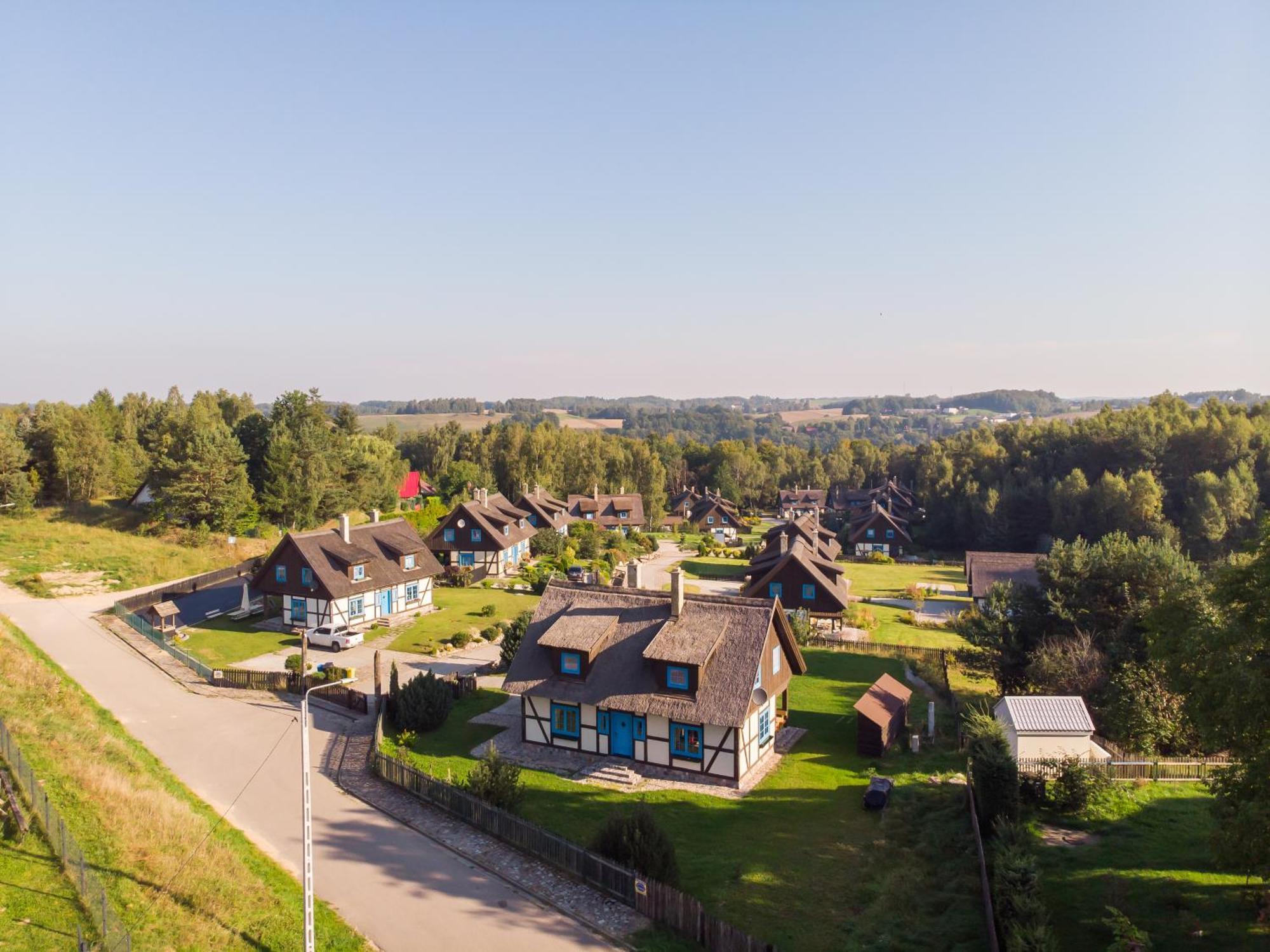 Kaszuby, Dom Kaszubski Nad Jeziorem Danielowa Dolina Szymbark  Exterior foto