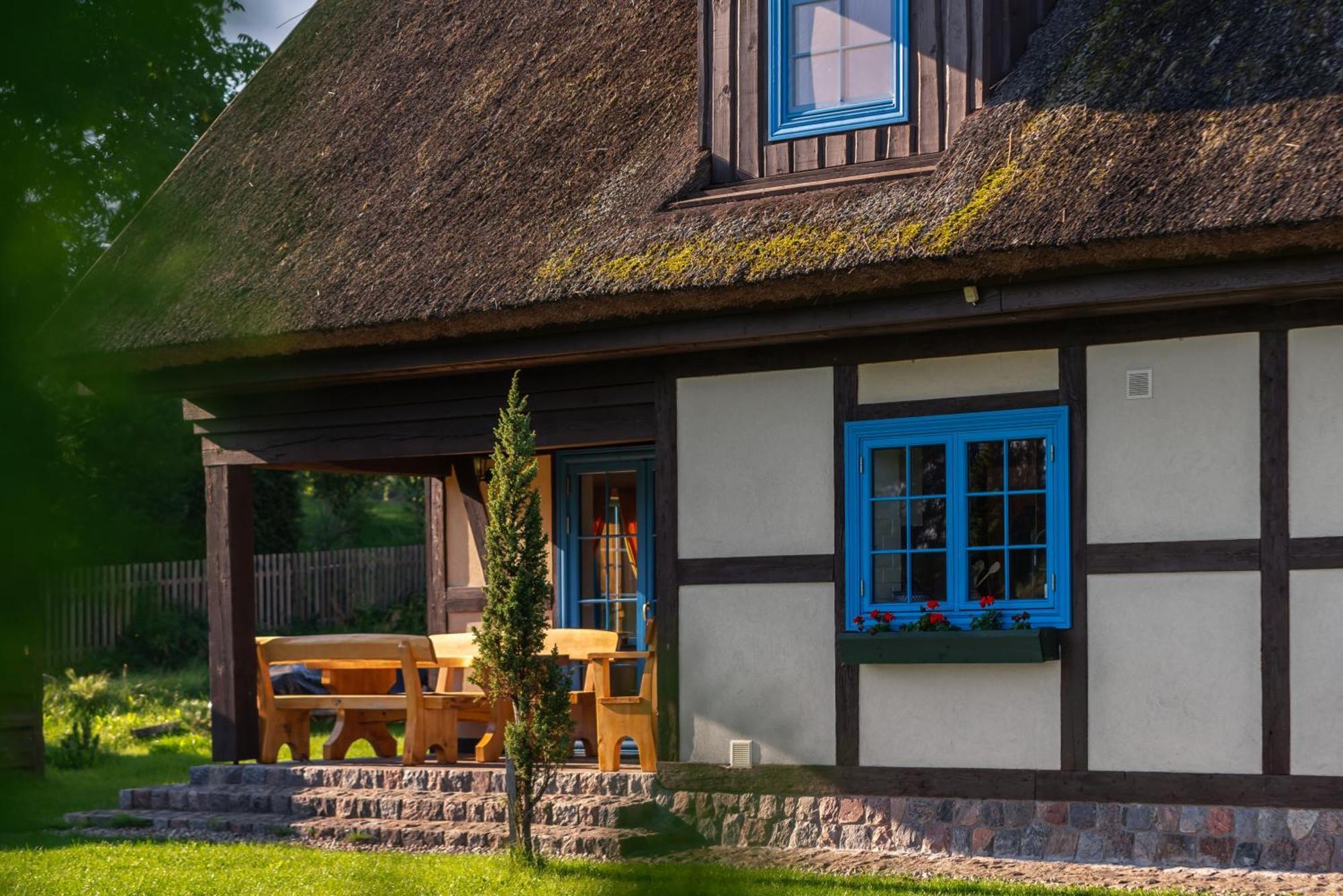 Kaszuby, Dom Kaszubski Nad Jeziorem Danielowa Dolina Szymbark  Exterior foto