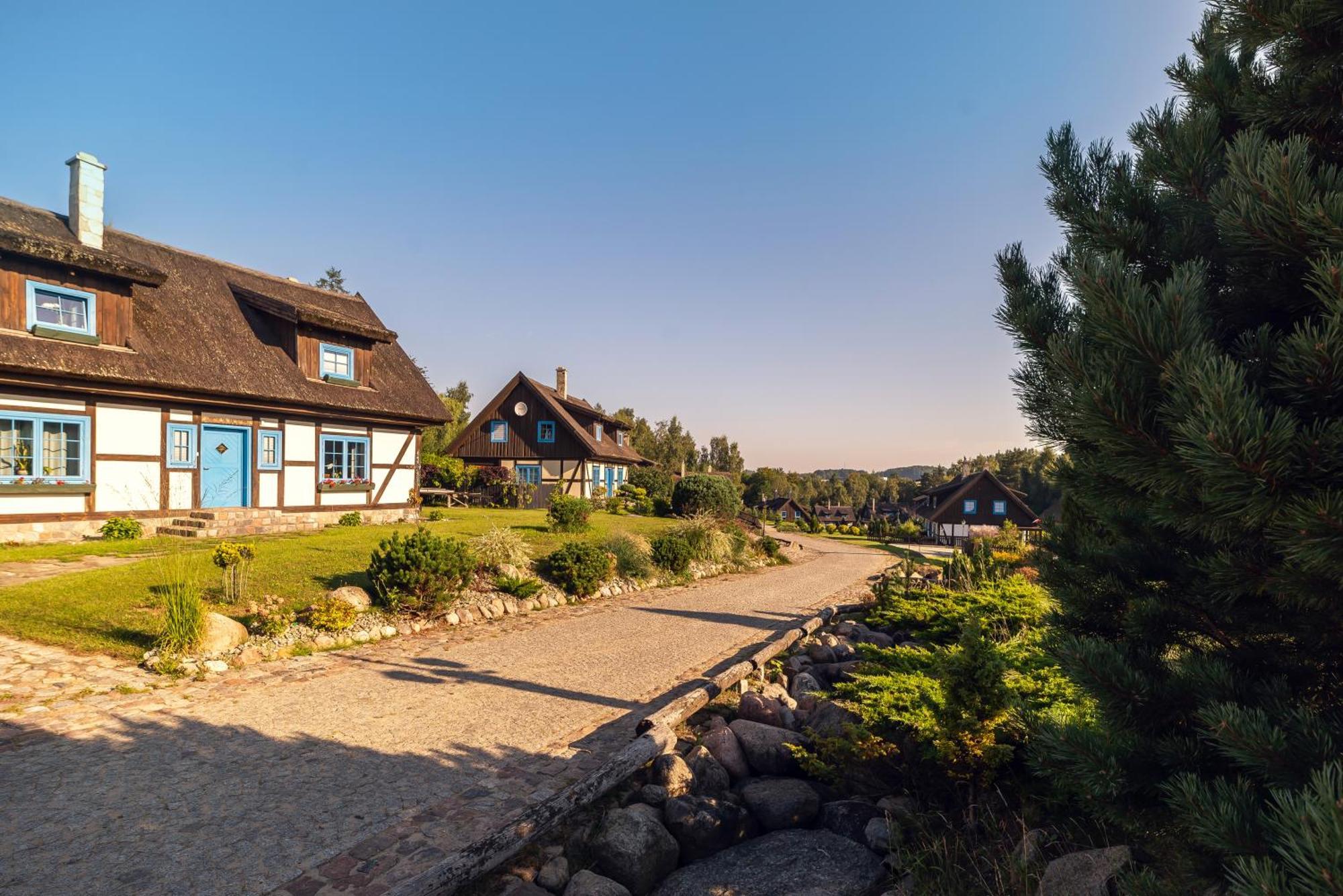Kaszuby, Dom Kaszubski Nad Jeziorem Danielowa Dolina Szymbark  Exterior foto